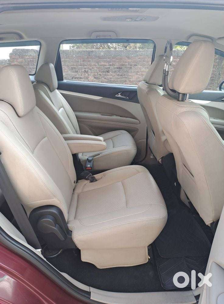 Mahindra Marazzo M8, 2018, Diesel