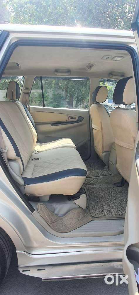 Toyota Innova 2.5 G (diesel) 8 Seater, 2014, Cng & Hybrids