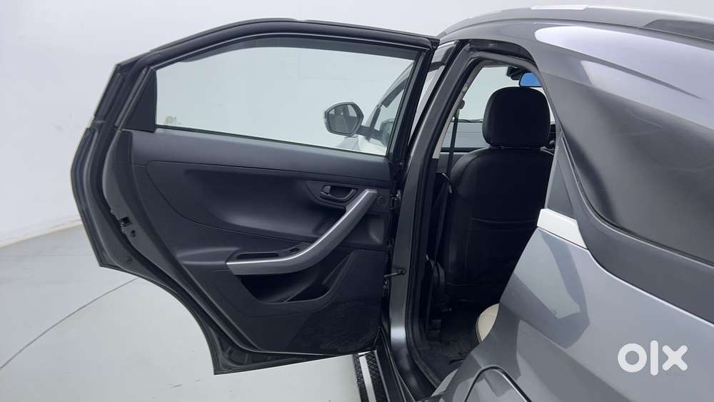 Tata Nexon 1.2 Revotron Xma Amt (s), 2022, Petrol