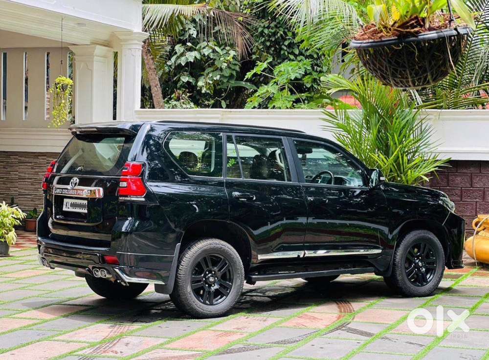 Lexus-facelifted Toyota Land Cruiser Prado 3.0 Vx L (2010) - Kl Reg