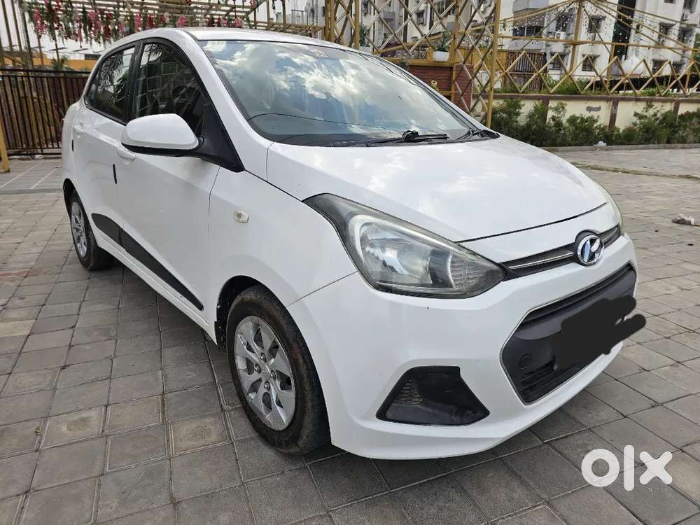 Hondai Xecnt White Colour.