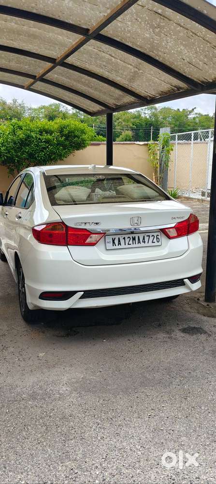 P White Honda City 2018 Petrol 125000 Km Driven