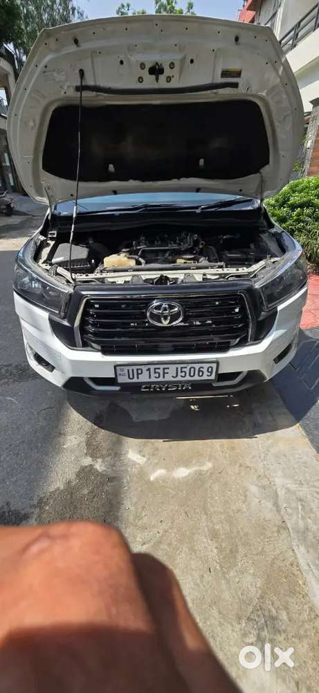 Toyota Innova Crysta 2025