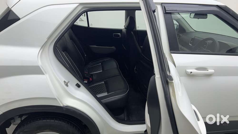 Hyundai Venue 1.2 S (o), 2022, Petrol
