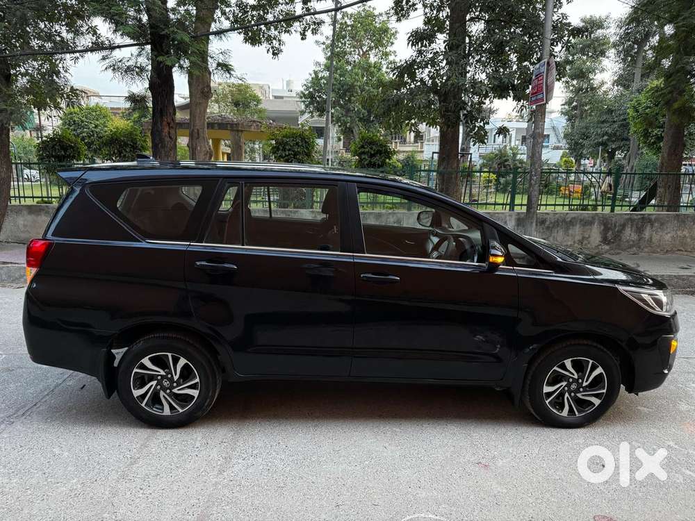 Toyota Innova Crysta 2.4 G Mt 7 Str, 2022, Diesel