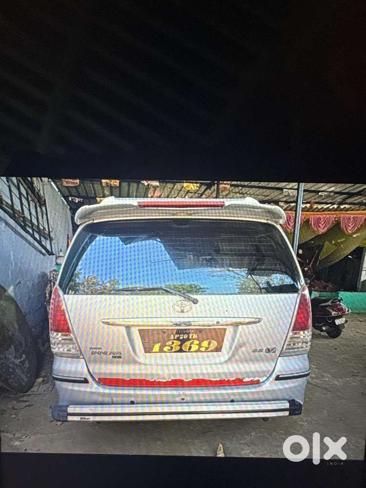 Innova Quater Tax Vehicle