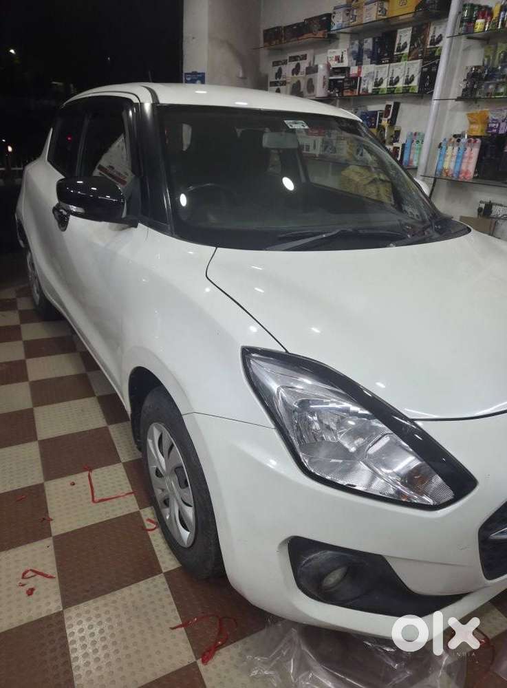 Maruti Suzuki Swift Vxi + Manual, 2021, Petrol