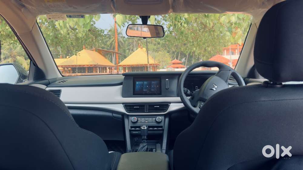 Mahindra Xuv700 Mx Petrol Manual – 2025  Almost New  2900 Km Driven