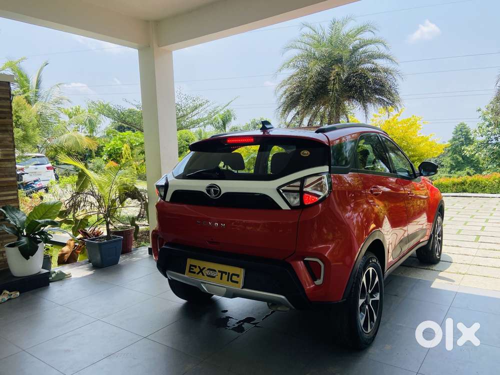 Tata Nexon 1.2 Revotron Xza Plus, 2020, Petrol