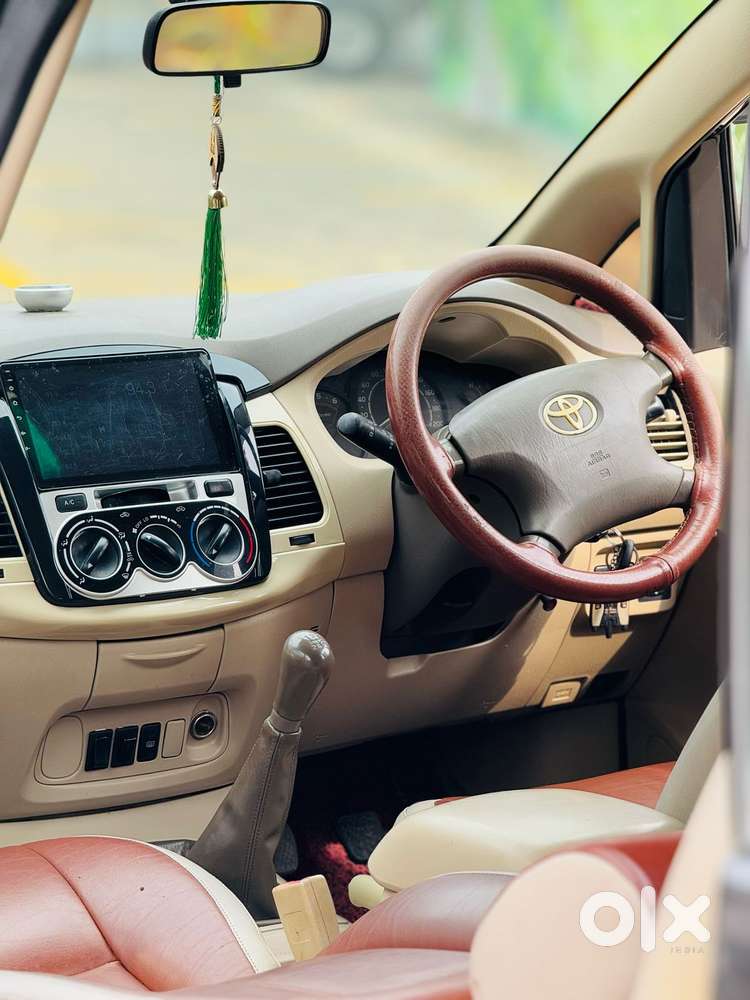 Toyota Innova 2.5 Vx 8 Str Bs-iii, 2008