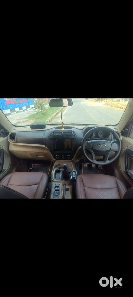 Mahindra Tuv 300 T4 Plus, 2019, Petrol