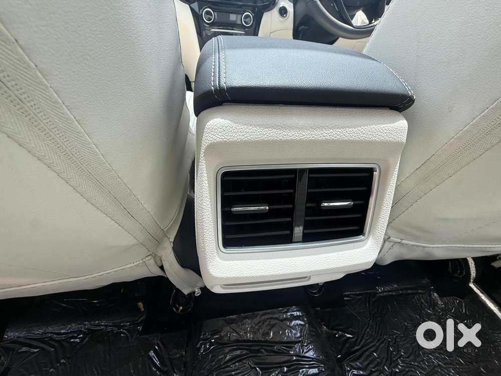 Mahindra Xuv 3xo Ax5 Pm At, 2025, Petrol