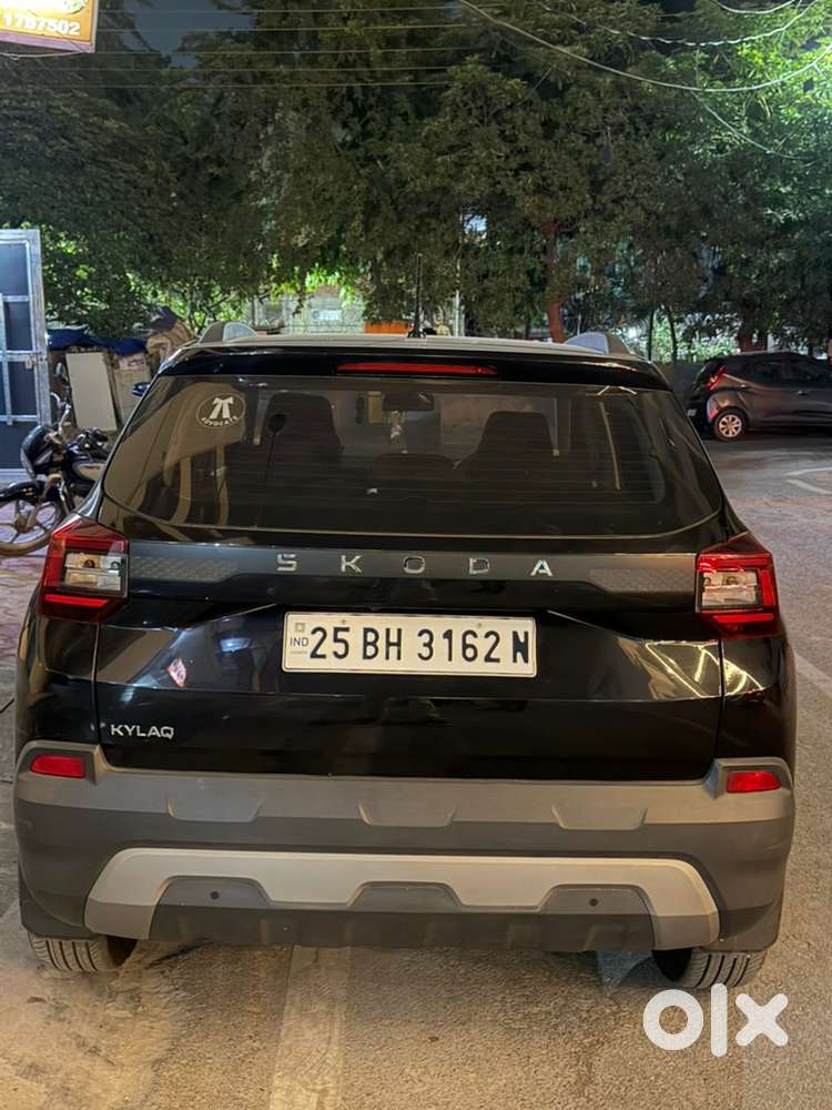 Skoda Kylaq Signature Petrol 2025