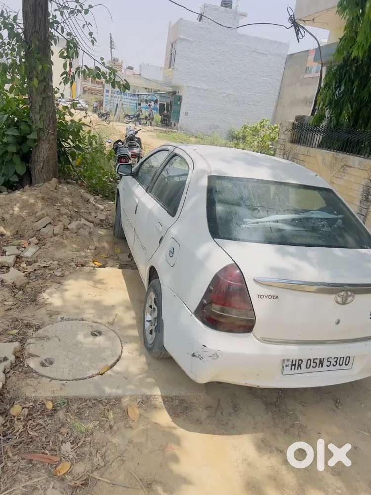 Toyota Etios 2011 Petrol 90000 Km Driven