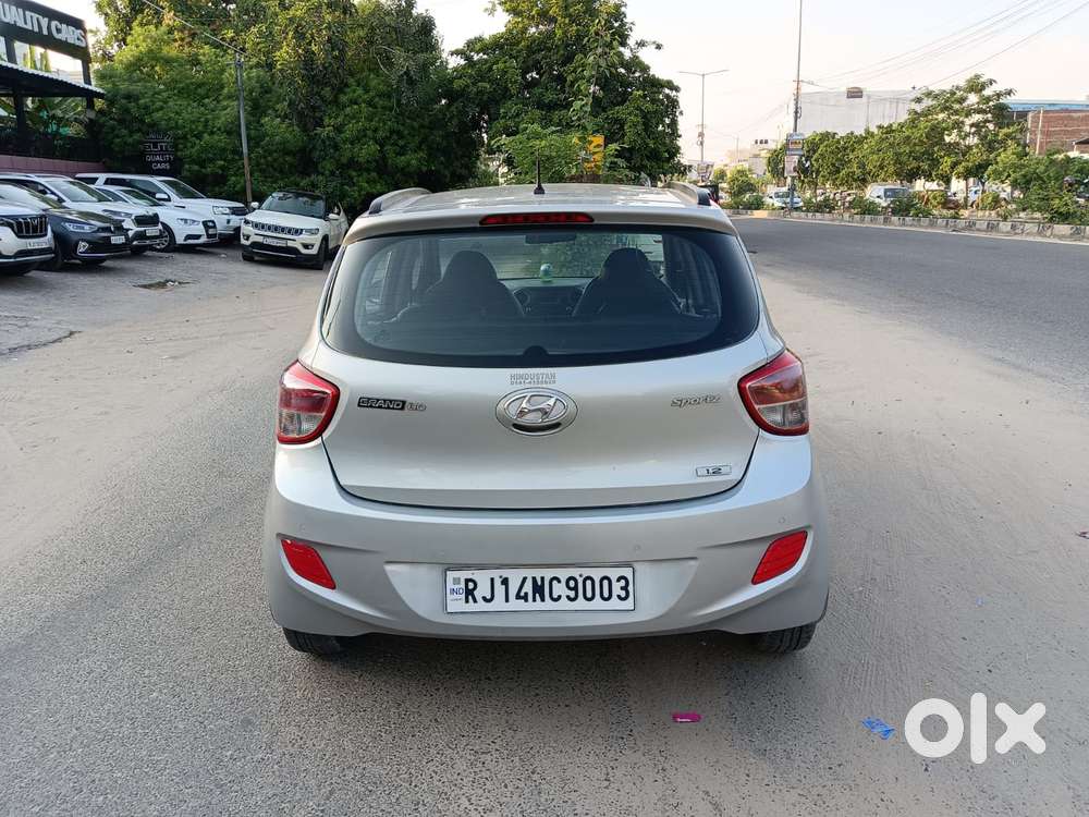 Hyundai Grand I10 Sportz, 2016, Petrol