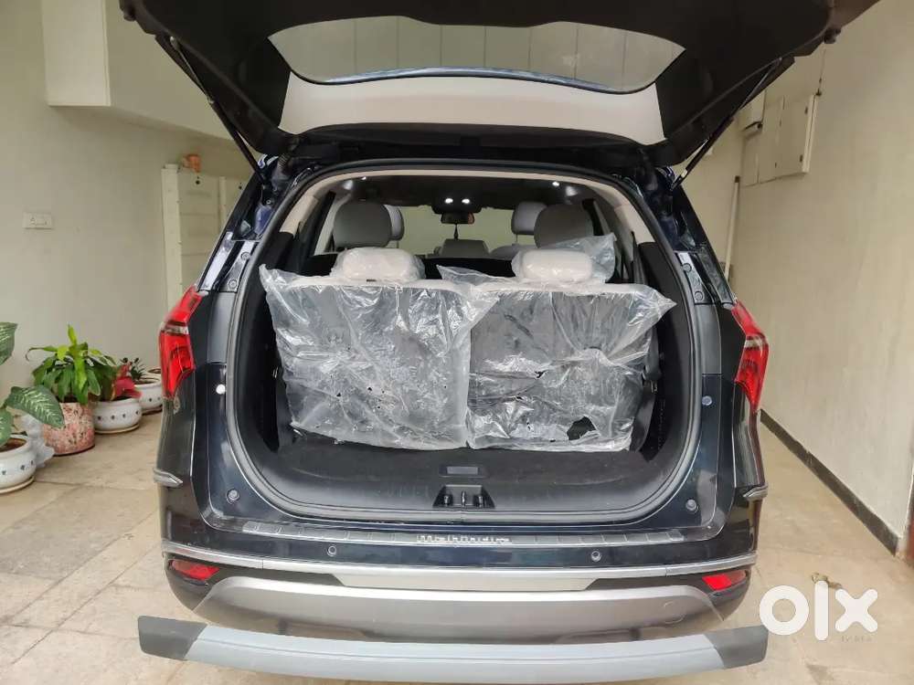 Mahindra Xuv700 2022 Petrol 27000 Km Driven