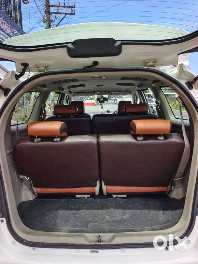 Toyota Innova 2.5 G (diesel) 8 Seater Bs Iv, 2012, Diesel