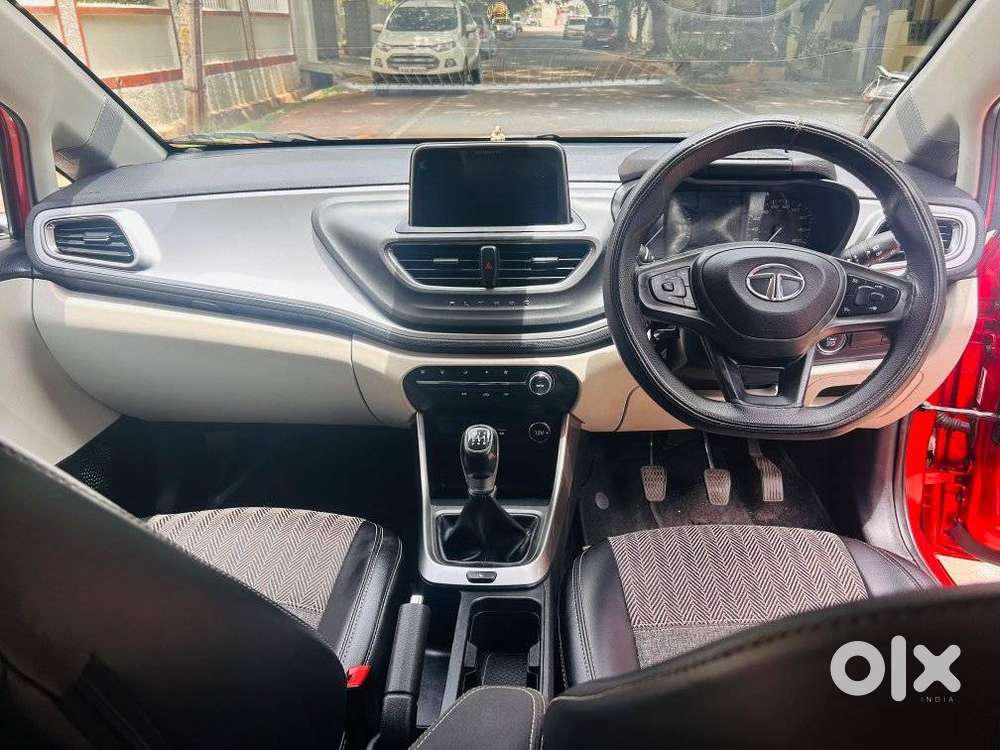 Tata Altroz Xz, 2022, Petrol