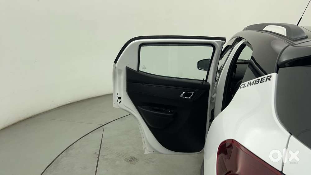 Renault Kwid 1.0 Climber (o) Dual Tone, 2023, Petrol
