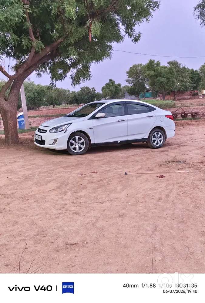 Hyundai Verna 2011 Petrol+cng Outside Fitad