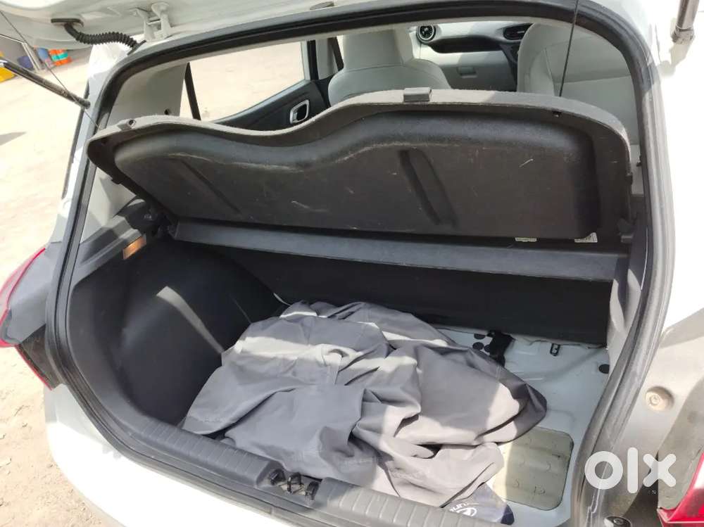 Hyundai Grand I10 Nios Sportz Executive Top Modal Company Alloy Wheel