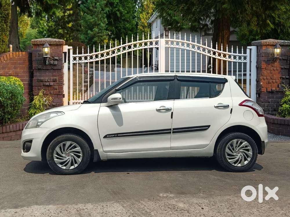 Maruti Suzuki Swift Vxi Abs Bsiv, 2014, Petrol