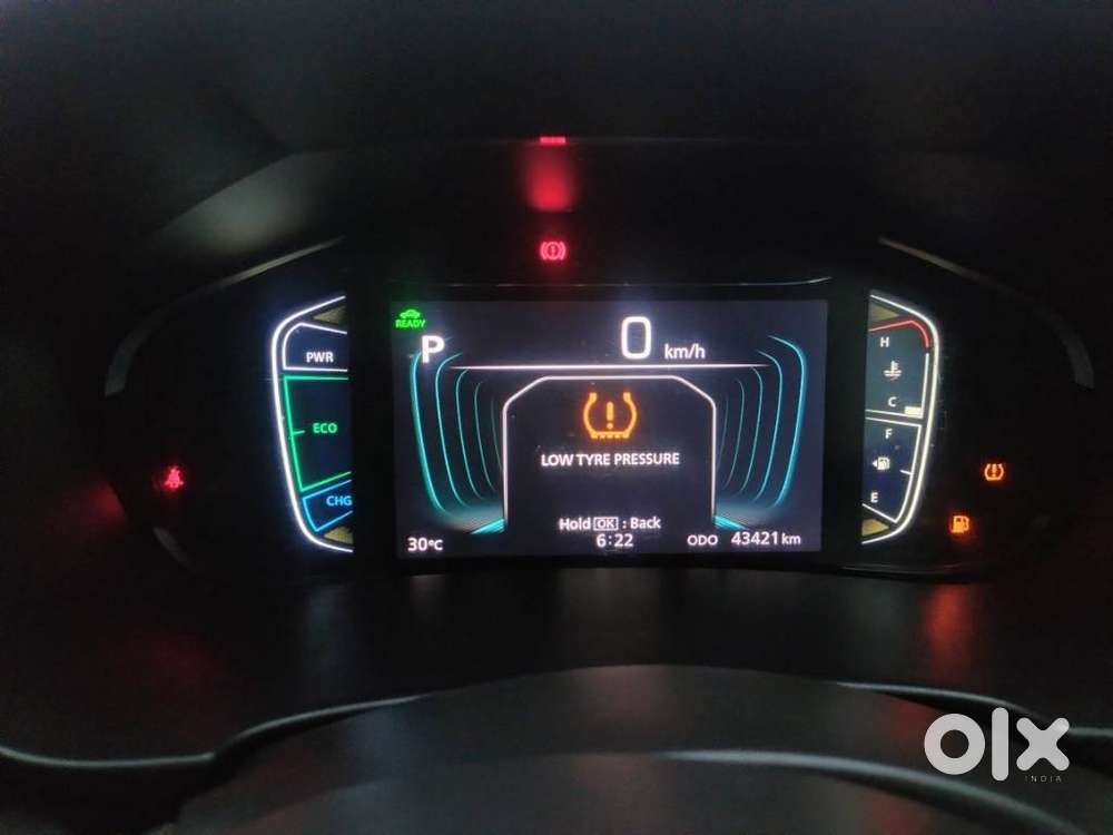 Maruti Suzuki Grand Vitara 1.5 Alpha Plus Intelligent Hybrid Ecvt, 2..
