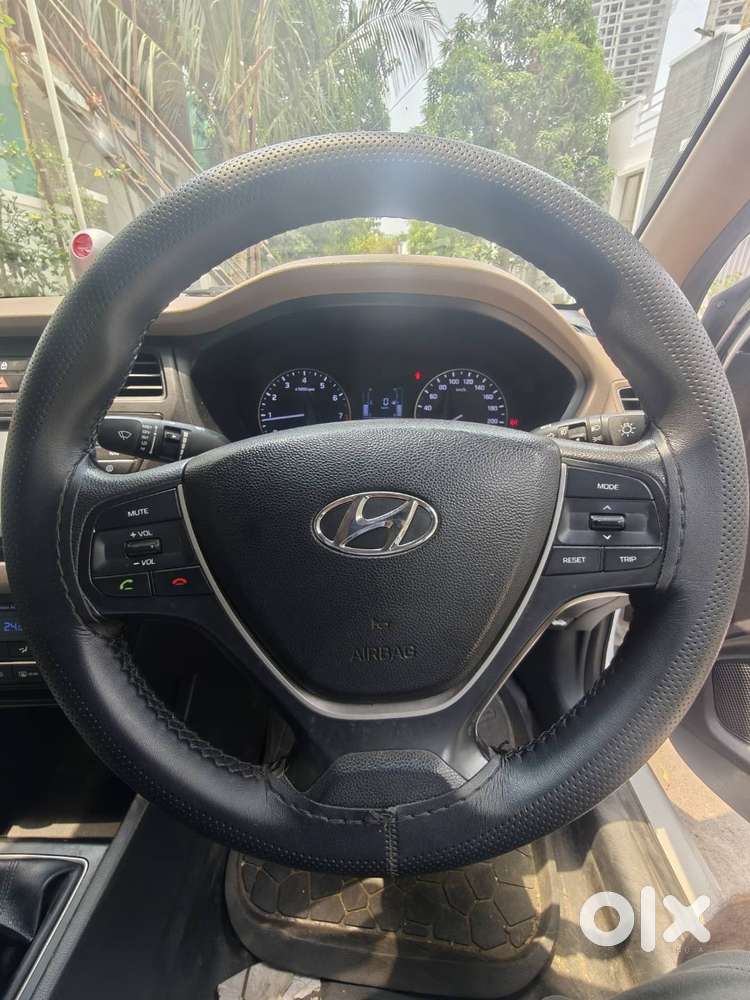 Hyundai I20 White -top End