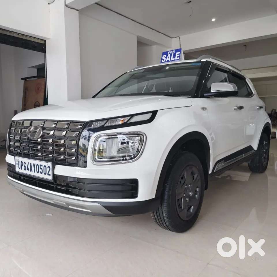 Hyundai Venue 1.0 S (o) Turbo Dct, 2024, Petrol