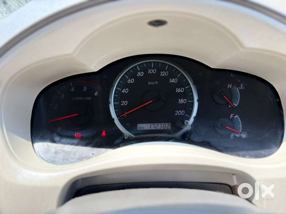 Toyota Innova 2009-2011 2.5 Vx 8 Str Bsiv, 2012, Diesel