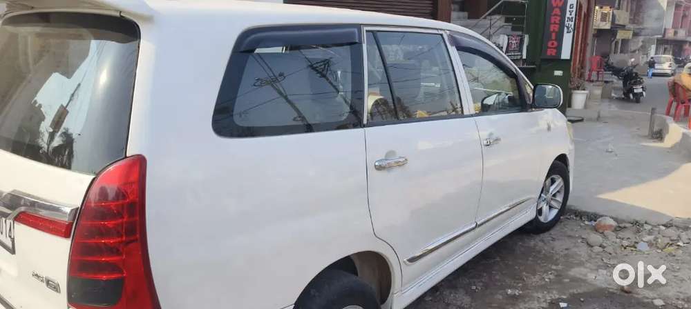 Toyota Innova 2014 Diesel Well Maintained
