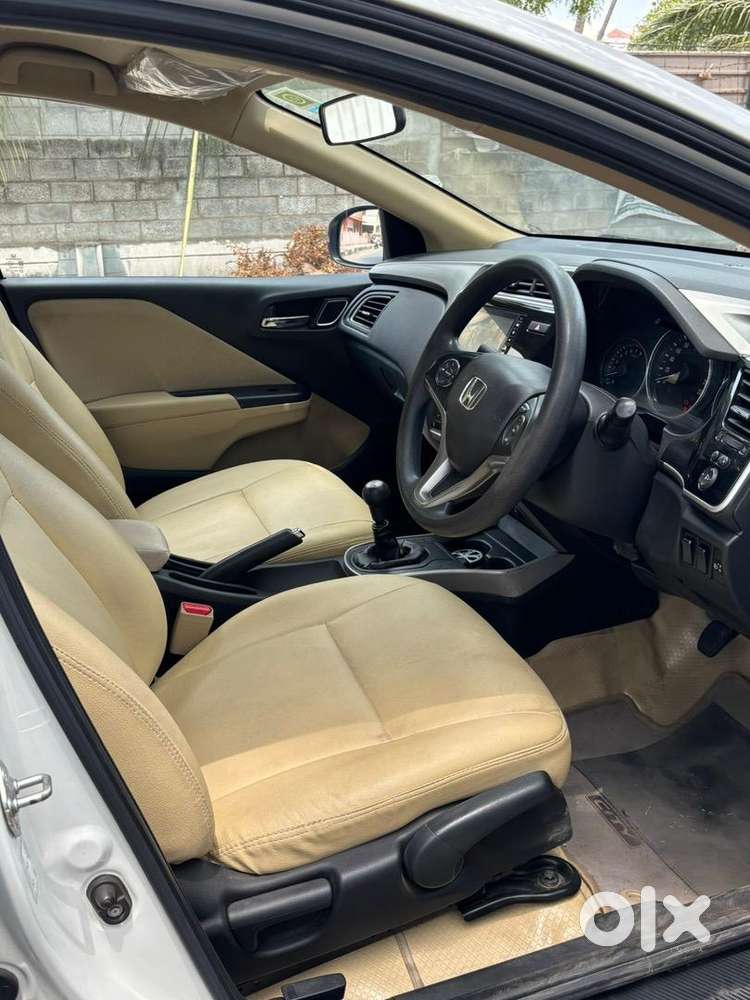 Honda City V Petrol