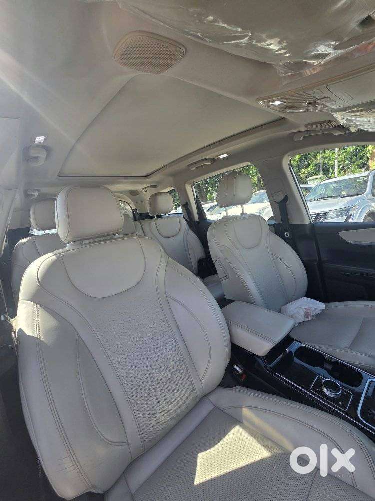 Mahindra Xuv700 Ax7l 6 Str At, 2022, Diesel