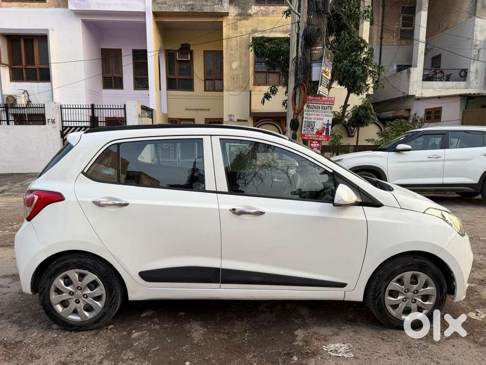 Hyundai Grand I10 2016 Petrol Sportz Manufacture 2015 Nov