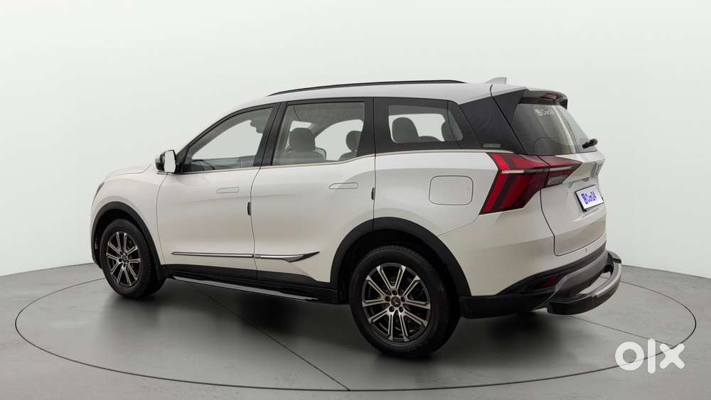 Mahindra Xuv700 Ax 5 Petrol Mt 7 Str (e), 2023, Petrol