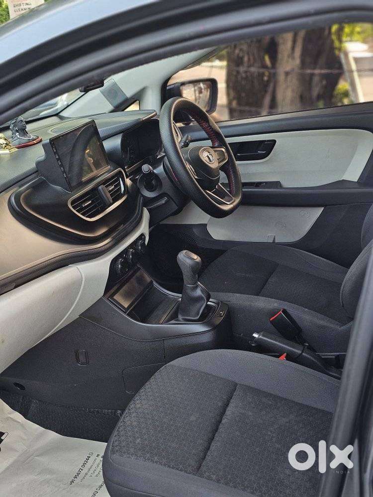 Tata Altroz 1.2 Xe Rhytm Petrol, 2021, Petrol
