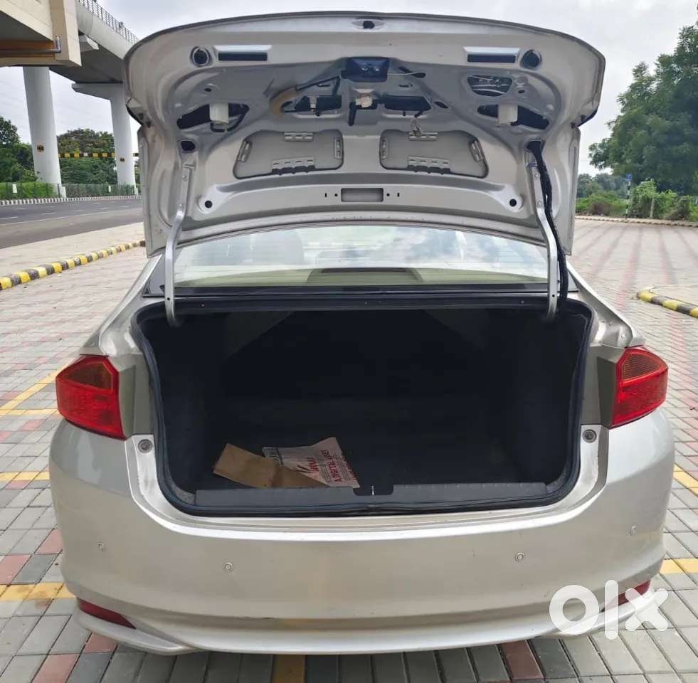 Honda City 1.5 V 4th Gen I-vtec Mt, 2016, Petrol