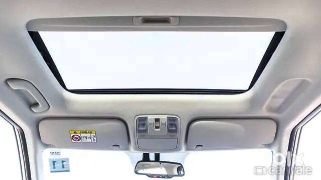 Kia Carens Top Model With Sunroof (petrol)