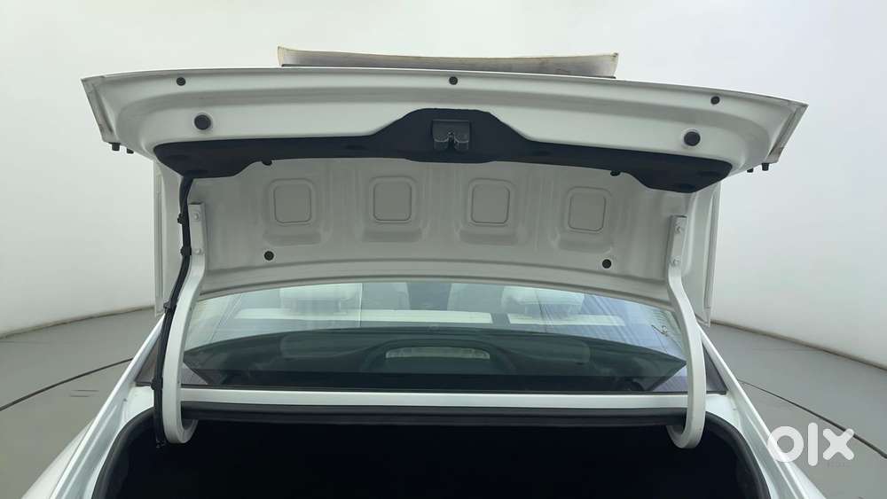 Hyundai Verna 1.5 Sx (o) Vtvt Ivt, 2023, Petrol