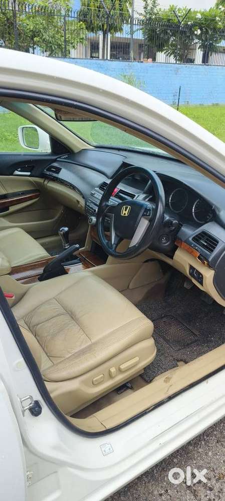 Honda Accord 2.4 Elegance Manual, 2012, Petrol