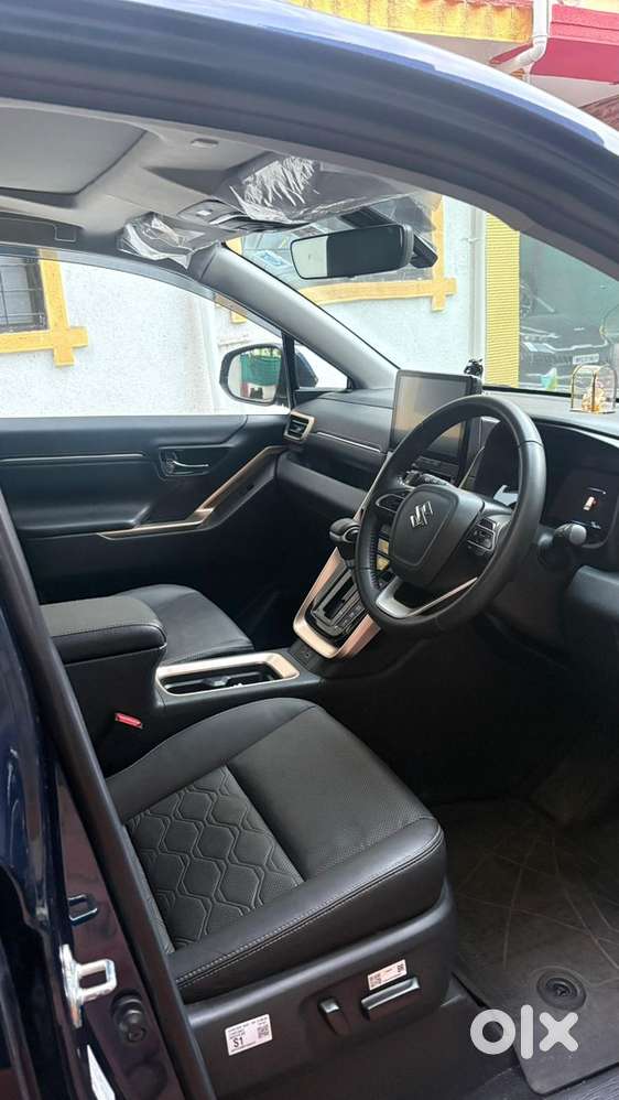 Maruti Suzuki Invicto 2025 Petrol 14600 Km Driven