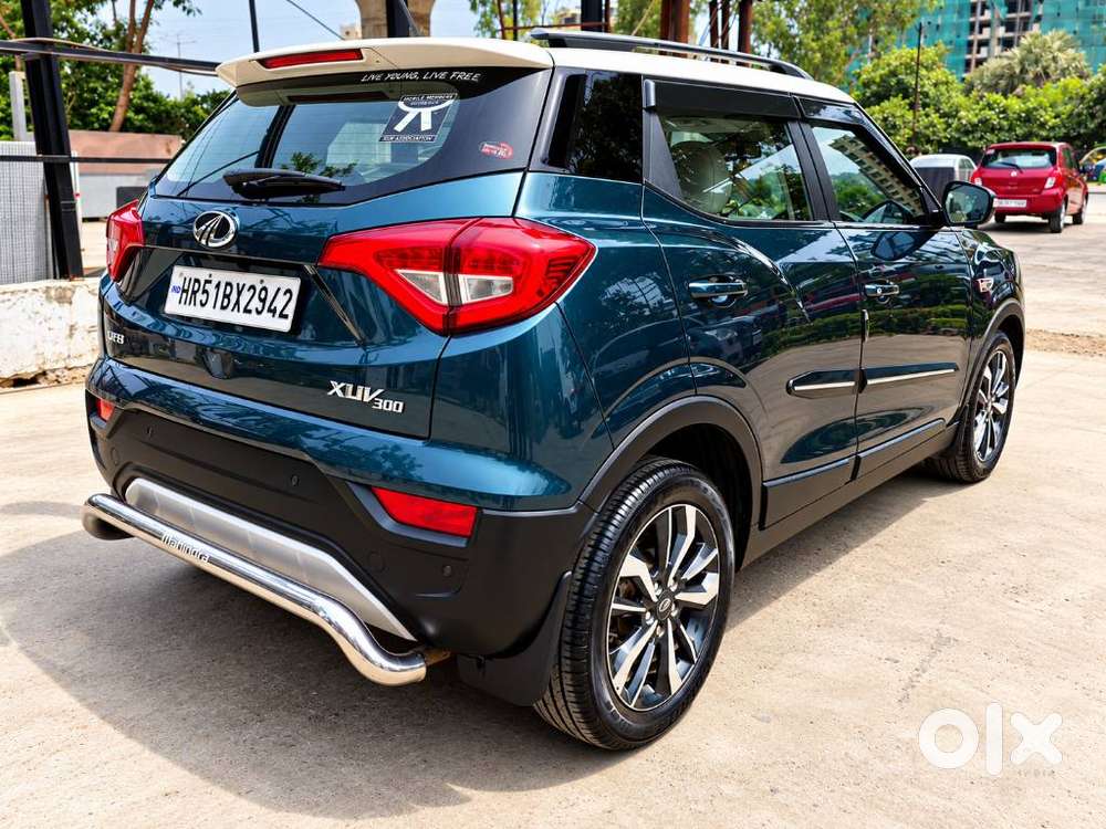 Mahindra Xuv300 W8 Option Dual Tone, 2019, Petrol