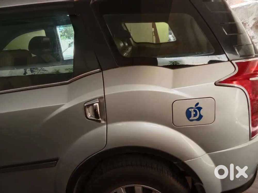 Mahindra Xuv500 W10 2015