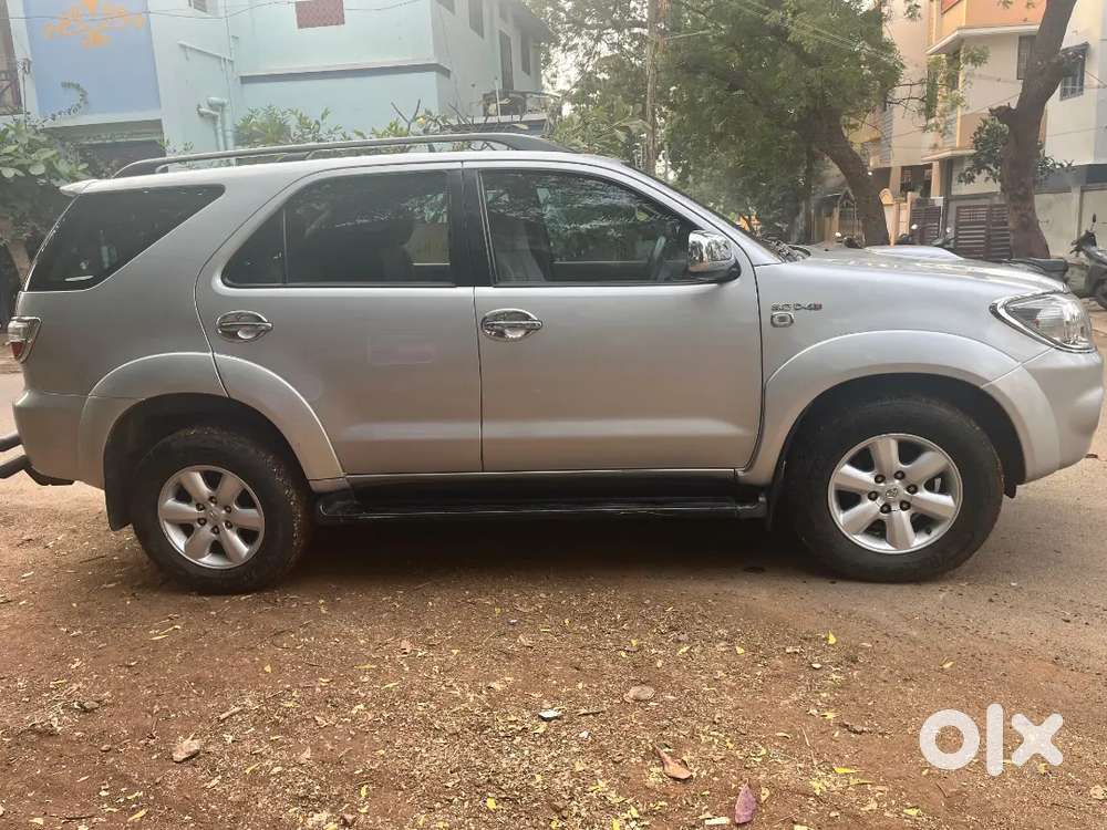 Toyota Fortuner 2010