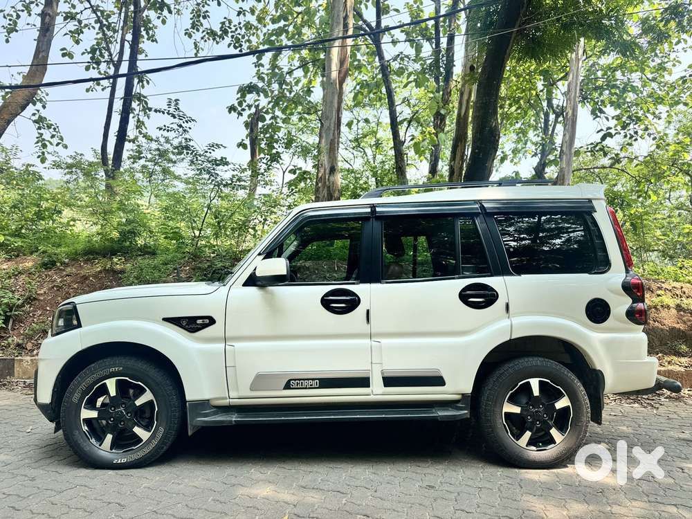Mahindra Scorpio Classic 2.2 S 11 Mt 7 Str, 2023, Diesel