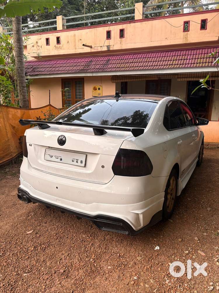 Volkswagen Vento 1.6 Highline At Petrol