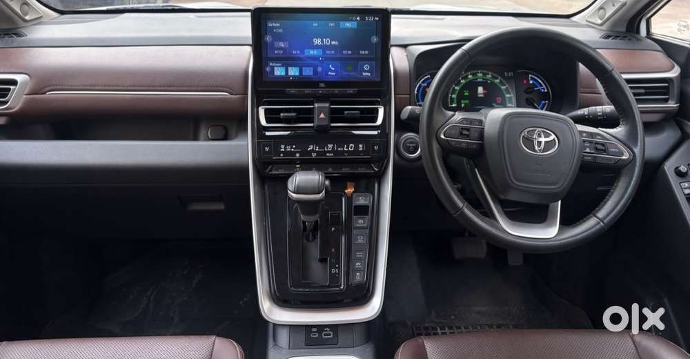 Toyota Innova Hycross 2.0 Zx (o) Hybrid 7 Str, 2024, Petrol