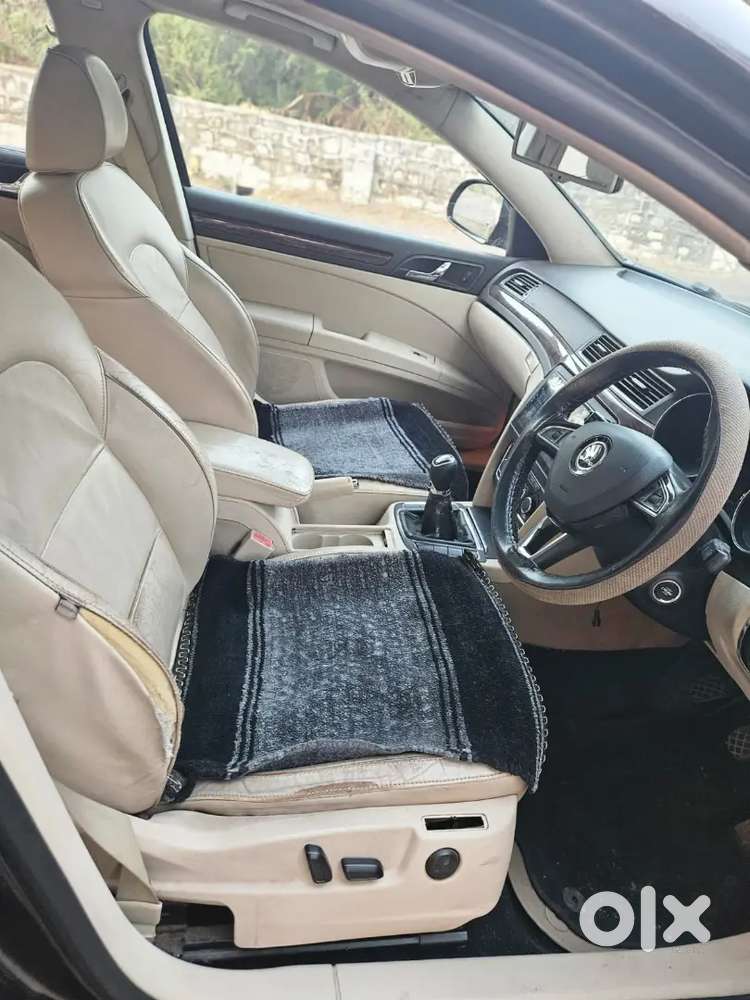 Skoda Superb 2014 Petrol Well Maintained Mh No