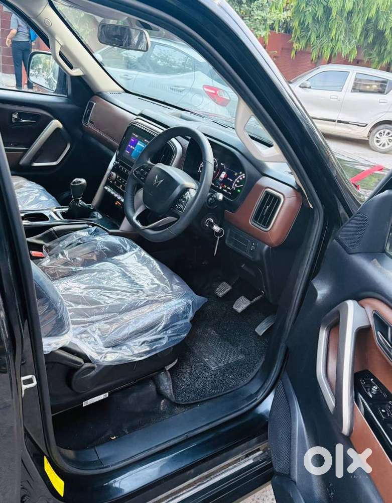 Mahindra Scorpio N Z8 Petrol Mt 7 Str, 2025, Petrol