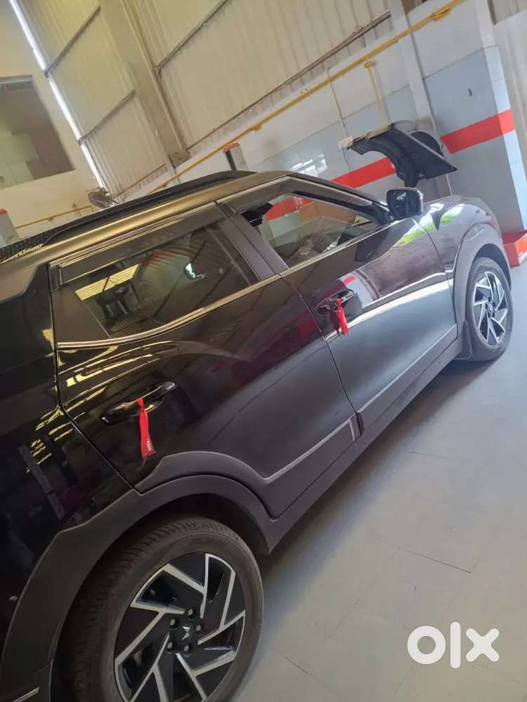 Mahindra Xuv 3xo 2025 Petrol 15000 Km Driven